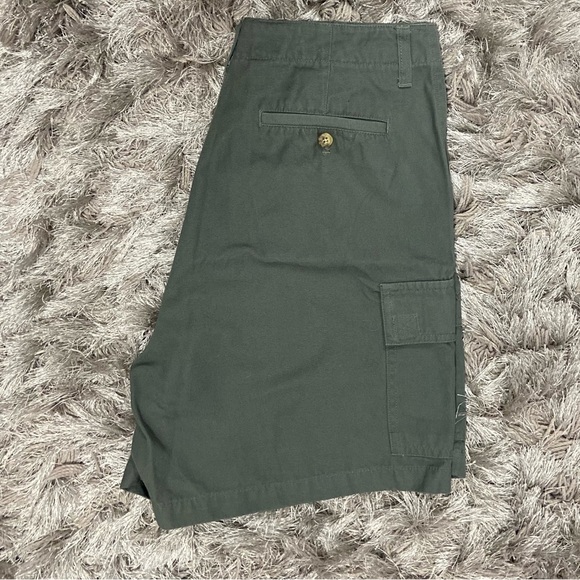 Cherokee women green 100% cotton cargo shorts. Size 14.  NWOT. - Picture 5 of 7